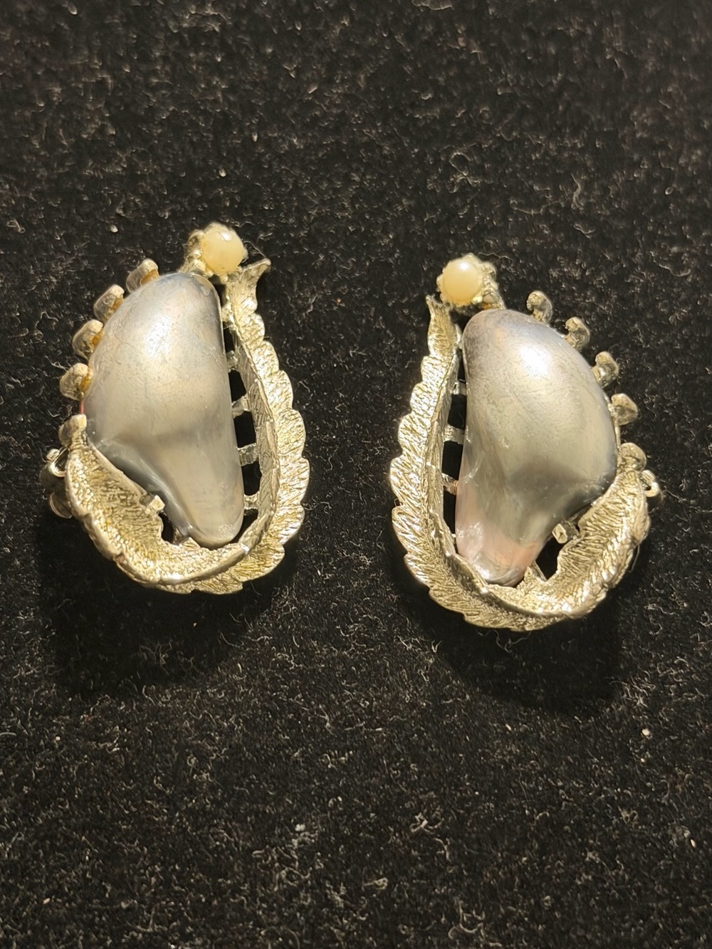 Vintage Coro Silver-Tone Leaf Clip-On Earrings with Gray Accent and Pearls